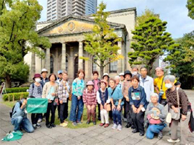 秋の歩こう会 ～秋の大川沿いに庭園と商店街を楽しみましょう～